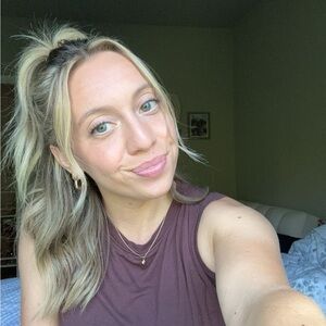 Meet your Posher, Danielle!